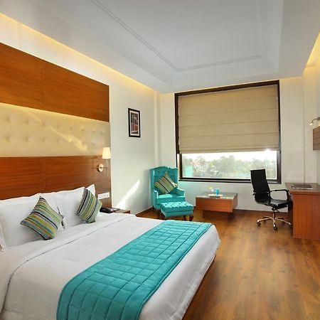 Rs Sarovar Portico Palampur Bagian luar foto